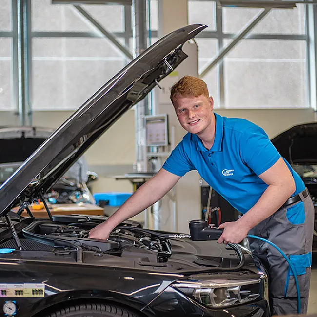 Auszubildende Automobil-Mechatroniker/-in EFZ